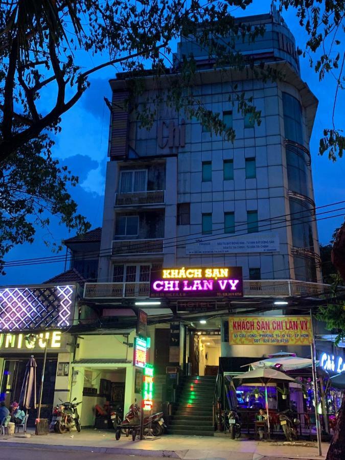 Chi Lan Vi *